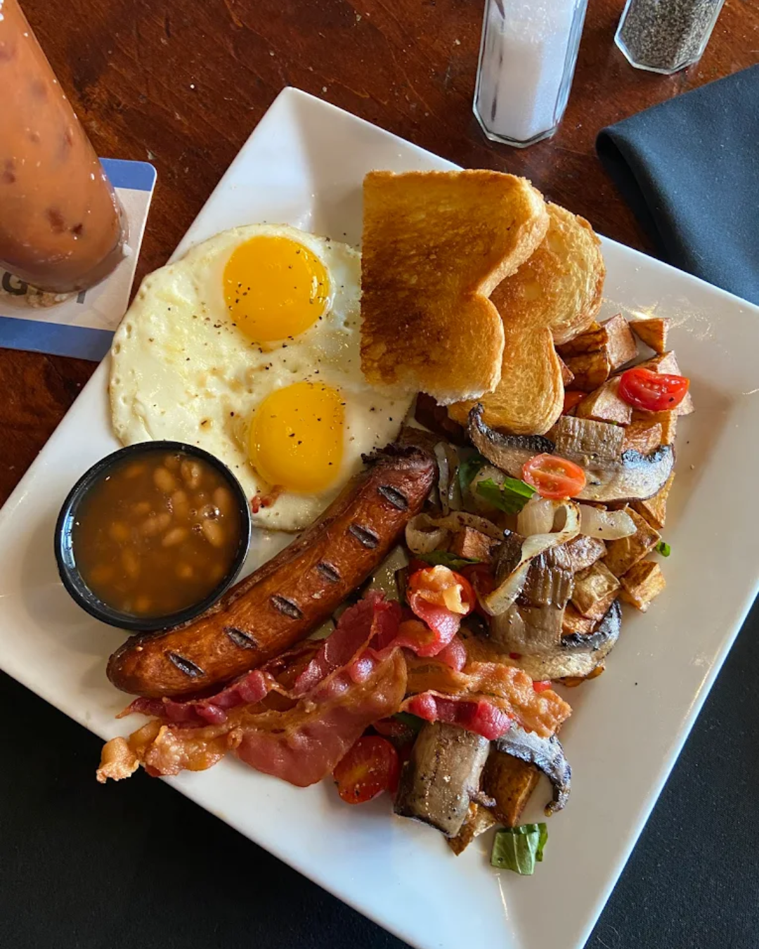 falconer of Redlands dinning
